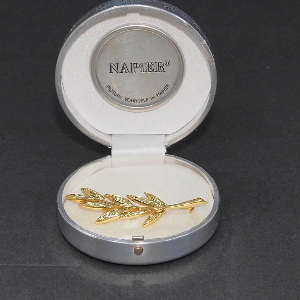 VTG Napier Brooch Gold Tone Leaf Branch Wheat Pin Botanical Gift Box Cinch Clip